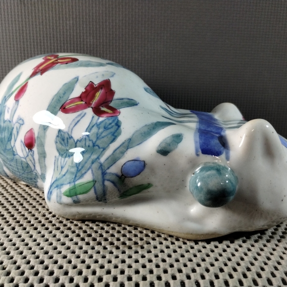 Vintage Chinese Hand Painted Porcelain Floral Sleeping Cat - Picture 4 of 11